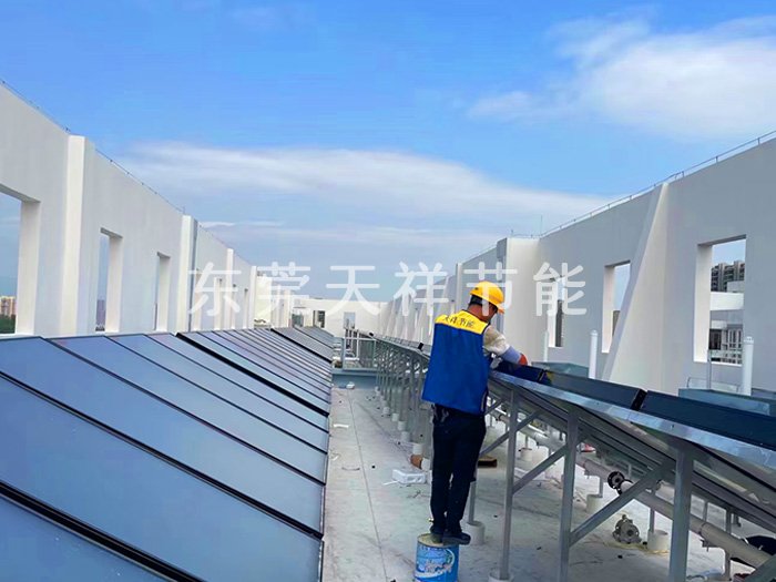 工厂宿舍太阳能热水工程安装